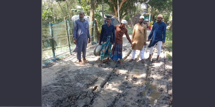 গোপালপুরের বাইশকাইলে রাস্তা সংস্কারে জামায়াতের অংশগ্রহণ