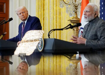 রাশিয়ার তেল কেনা নিয়ে ভারতের বিরুদ্ধে কঠোর অবস্থান ট্রাম্পের