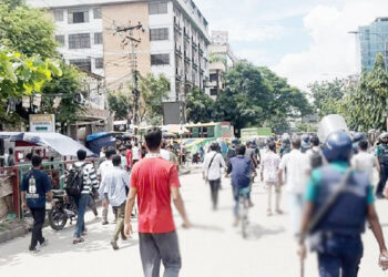 ঢাকা কলেজ ও সিটি কলেজের শিক্ষার্থীদের মধ্যে ধা"ও"য়া পা"ল্টা ধা"ও"য়া আ"হ"ত ৩