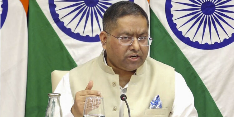 আ. লীগের কার্যক্রম ভারতীয় ভূখণ্ডে সরকার জানে না বলে জানালেন জয়সওয়াল