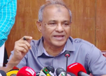 অন্যায় থামানোর চেয়ে ভিডিও তোলাতেই সময় কাটে মানুষের