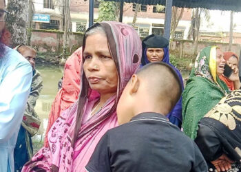 মাদারীপুরে প্রবাসীর স্ত্রীকে কু"পি"য়ে হ"ত্যা এলাকায় শোক ও উ"ত্তে"জ"না