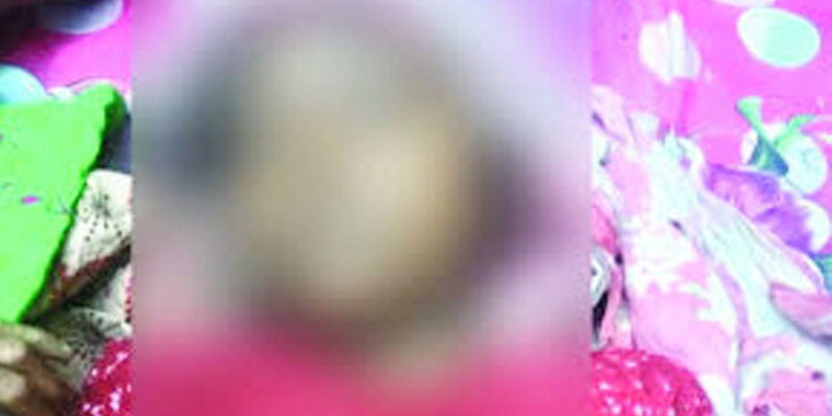 পটুয়াখালীর বাউফলে মায়ের সাথে অ"ভি"মা"ন করে তৃতীয় শ্রেণির ছাত্রী সানজিদার আ"ত্ম"হ"ত্যা