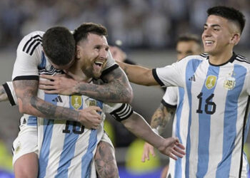 মনুমেন্তালে মেসির শেষ ম্যাচে জোড়া গোল আর্জেন্টিনার বর্ণিল জয়