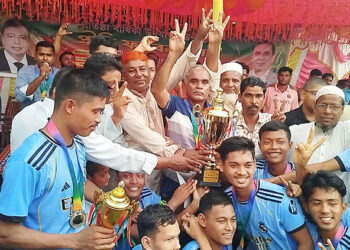 কর্নেল আজাদ সমর্থক গোষ্ঠীর আয়োজনে মধুপুরে প্রীতি ফুটবল ম্যাচ অনুষ্ঠিত