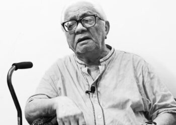 কেন্দ্রীয় শহীদ মিনারে বদরুদ্দীন উমরকে শে"ষ শ্রদ্ধা