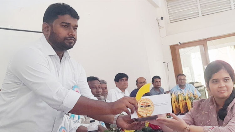 নাগরপুরে এস.এস.সি ছাত্র-ছাত্রীদের সংবর্ধনা ও ক্রেস্ট প্রদান