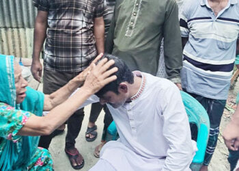 টাঙ্গাইল সদর আসনে এমপি প্রার্থী ফরহাদ ইকবালকে ঘিরে জনতার উচ্ছ্বাস