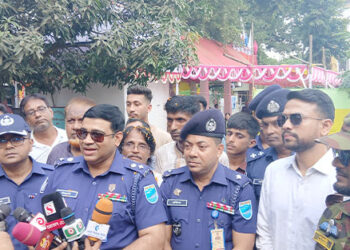 নাগরপুরে পূজা মন্ডপ পরিদর্শন করলেন পুলিশ সুপার মিজানুর রহমান