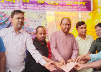 গোপালপুরে সনাতন ধর্মাবলম্বীদের শারদীয় দুর্গা পূজায় বিএনপি নেতৃবৃন্দের পরিদর্শন ও শুভেচ্ছা বিনিময়