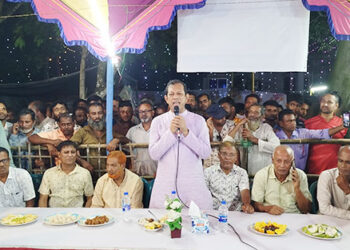 ধনবাড়ীতে দুর্গাপূজার মন্ডপ পরিদর্শনে এডভোকেট মোহাম্মদ আলী