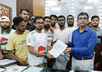 টাঙ্গাইলে প্রধান উপদেষ্টার বরাবর স্মারকলিপি প্রদান