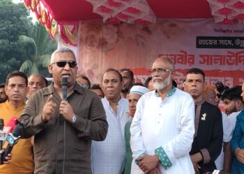 টাঙ্গাইলের বাসাইলে ১শ' মসজিদে আর্থিক সহায়তা করলেন সালাউদ্দিন আলমগীর