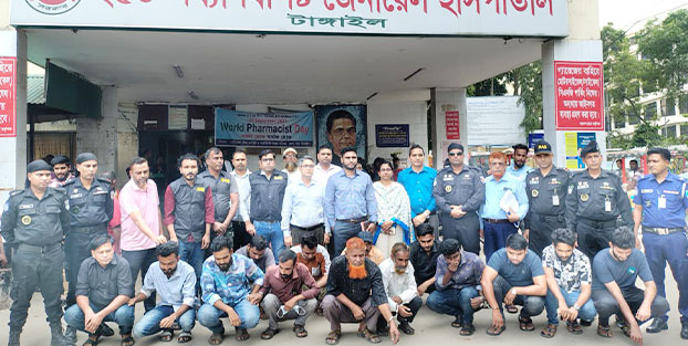 টাঙ্গাইলে হাসপাতালে অভিযান চালিয়ে ১৩ দালালকে আটক করেছে র্যাবের-১৪