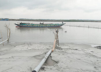 ভূঞাপুরে যমুনা নদীর তীরে অবৈধ বালু মজুদ ও উত্তোলন