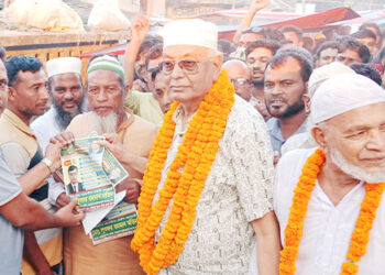 কালিহাতীতে বিএনপি মনোনীত প্রার্থী মতিনের গণসংযোগ ও লিফলেট বিতরণ