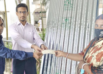 ধনবাড়ীতে দুর্যোগে ক্ষতিগ্রস্থদের মাঝে ঢেউটিন ও অর্থ বিতরণ