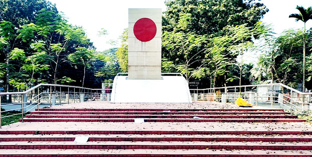 টাঙ্গাইল হানাদার মুক্ত দিবসে দিনব্যাপী সঙযাত্রা ও লাঠিখেলা