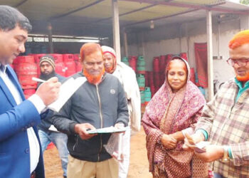 টাঙ্গাইলে বেশি দামে গ্যাস সিলিন্ডার বিক্রি করায় ৫ প্রতিষ্ঠানকে অর্থদণ্ড