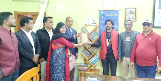মাওলানা ভাসানী আদর্শ কলেজে মুক্ত পাঠাগার উদ্বোধন