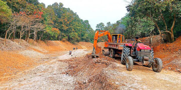 মধুপুর বনে লেক খনন নিয়ে গারো সম্প্রদায়ের সাথে বন বিভাগের বিরোধ
