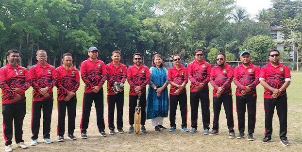 প্রতিদ্বন্দিতাপূর্ন ম্যাচে সম্পাদক একাদশকে ৭ রানে হারিয়ে কোষাধ্যক্ষ একাদশ ফাইনালে