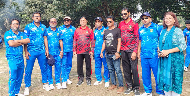 প্রতিদ্বন্দিতাপূর্ন ম্যাচে সম্পাদক একাদশকে ৭ রানে হারিয়ে কোষাধ্যক্ষ একাদশ ফাইনালে