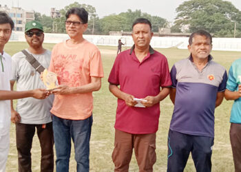 শ্বাসরুদ্ধকর ক্রিকেট ম্যাচে বিন্দুবাসিনীকে ১ রানে হারালো বিবেকানন্দ স্কুল