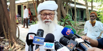 আজকে বিএনপি আ.লীগের ঘাড়ে চড়ে ক্ষমতায় থাকবার বাসনা করছেন .... ফরহাদ মজহার