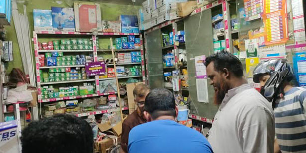 সরকারি নির্দেশনা অমান্য: ভূঞাপুরে ৭ দোকান মালিককে জরিমানা