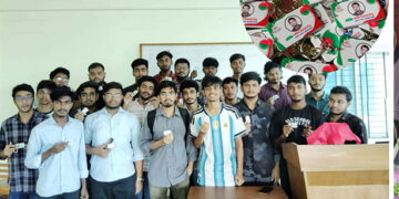 মাভাবিপ্রবির নবীন শিক্ষার্থীদের মাঝে চাবির রিং ও চকলেট বিতরণ