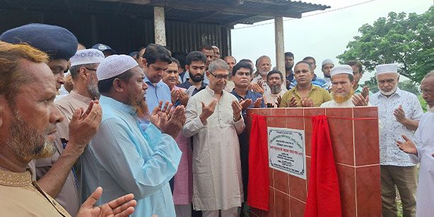 মুজিব হাবিব ইসলামিয়া আলিম মাদ্রাসার নতুন ভবন নির্মাণের ভিত্তিপ্রস্তর স্থাপন
