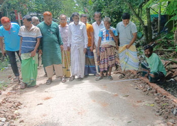 নাগরপুরে নিম্নমানের ইট দিয়ে রাস্তা নির্মাণ