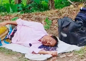 প্রবাসফেরত অসুস্থ স্বামীকে রাস্তায় ফেলে গেলেন স্ত্রী