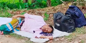 প্রবাসফেরত অসুস্থ স্বামীকে রাস্তায় ফেলে গেলেন স্ত্রী