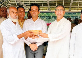 সহপাঠীদের এসএসসি পাসের মিষ্টির টাকায় বন্ধুর মায়ের চিকিৎসা, এবার প্রধানমন্ত্রীর সহায়তা