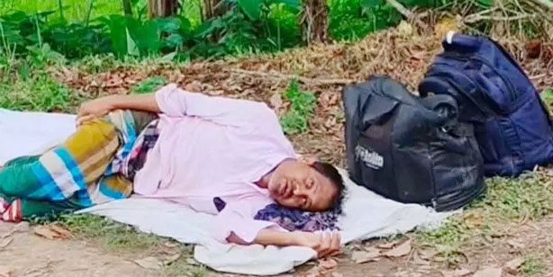 প্রবাসফেরত অসুস্থ স্বামীকে রাস্তায় ফেলে গেলেন স্ত্রী