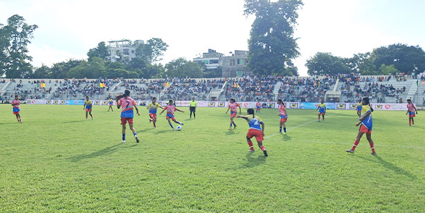 টাঙ্গাইলে জে এফ এ অনুর্ধ্ব-১৪ নারী ফুটবলের উদ্বোধন