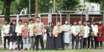 প্রতিষ্ঠাবার্ষিকীতে পরিবেশ রক্ষার অঙ্গীকার, সদস্যদের মাঝে গাছ বিতরণ